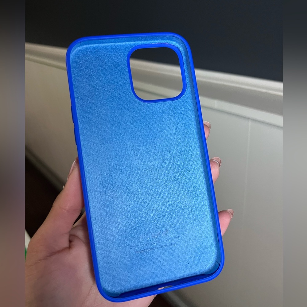 Phone case - Picture 3 of 5